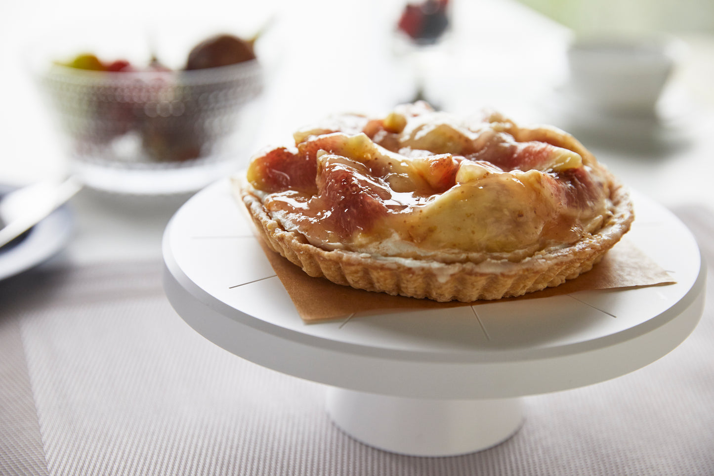 Tower Kuchenständer White